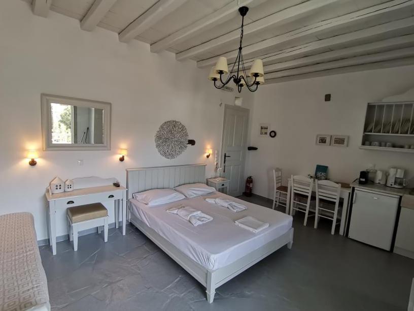 Elia Apartments Agios Romanos エクステリア 写真