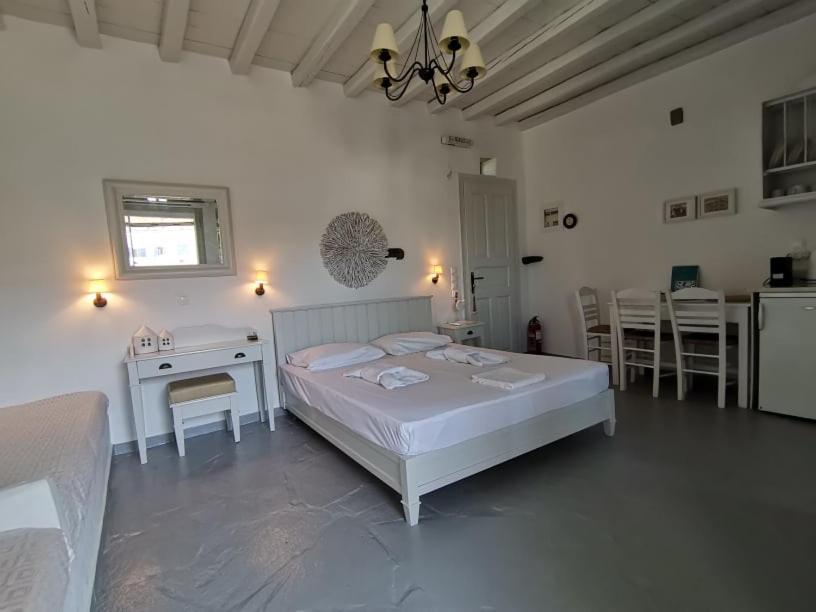 Elia Apartments Agios Romanos エクステリア 写真